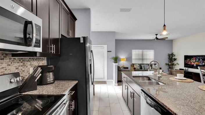 Image No.5-5 Bed Townhouse for sale