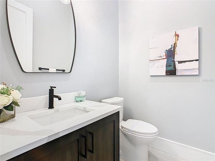 Image No.28-10 Bed Property for sale