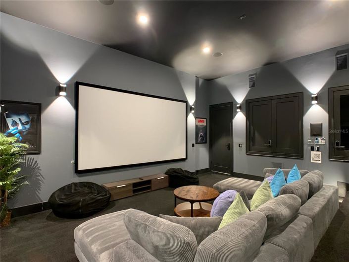 Image No.37-10 Bed Property for sale