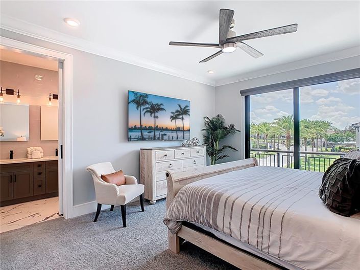 Image No.62-10 Bed Property for sale