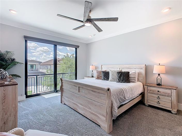 Image No.63-10 Bed Property for sale