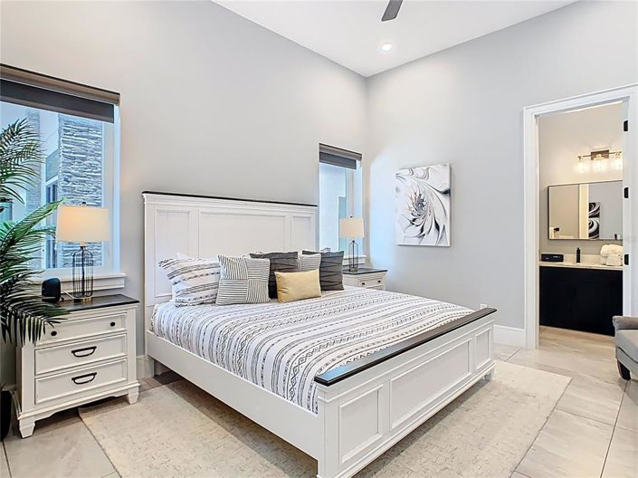 Image No.65-10 Bed Property for sale