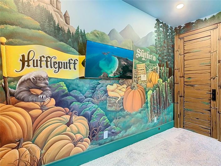 Image No.68-10 Bed Property for sale