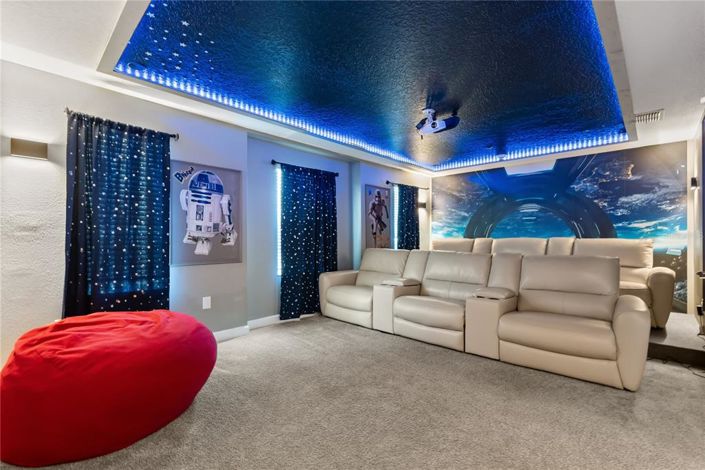 Image No.38-9 Bed Property for sale