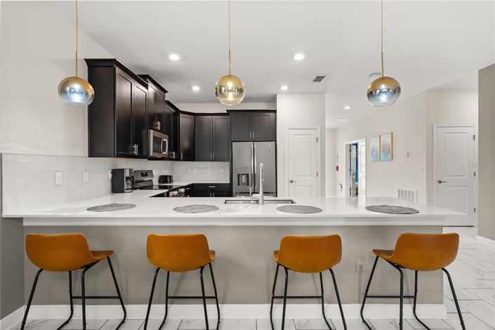 Image No.6-9 Bed Property for sale