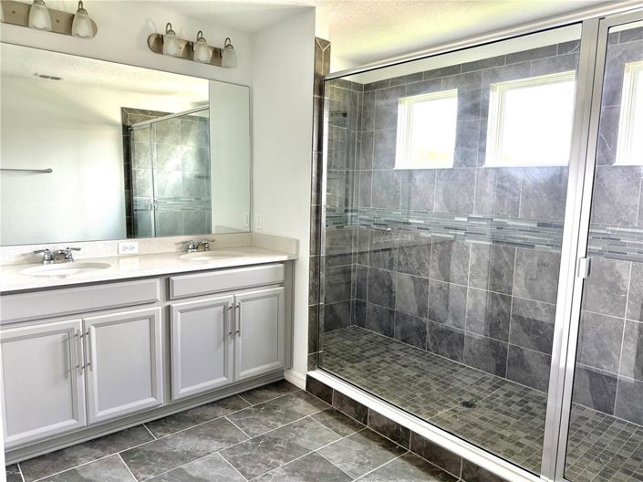 Image No.6-3 Bed Property for sale