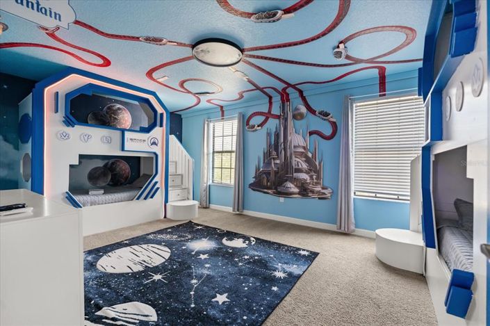 Image No.24-8 Bed Property for sale