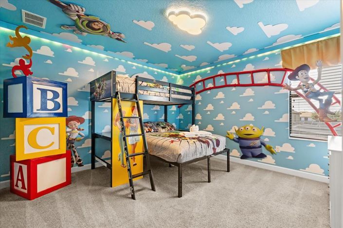 Image No.33-8 Bed Property for sale