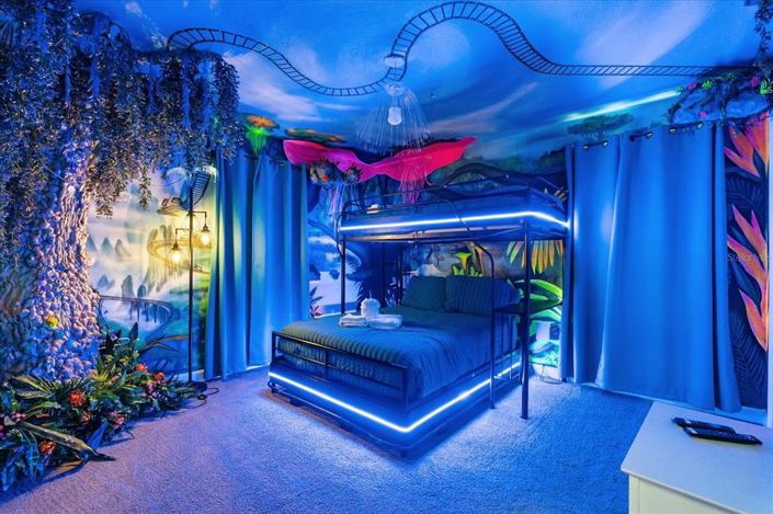 Image No.42-8 Bed Property for sale