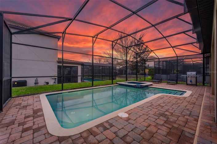 Image No.54-8 Bed Property for sale