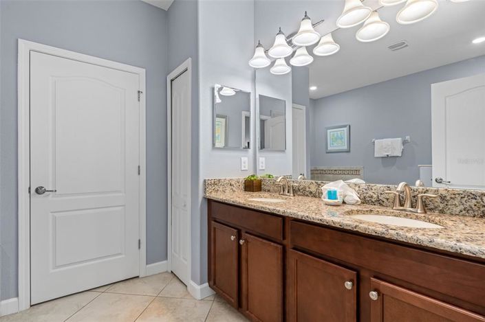 Image No.62-8 Bed Property for sale