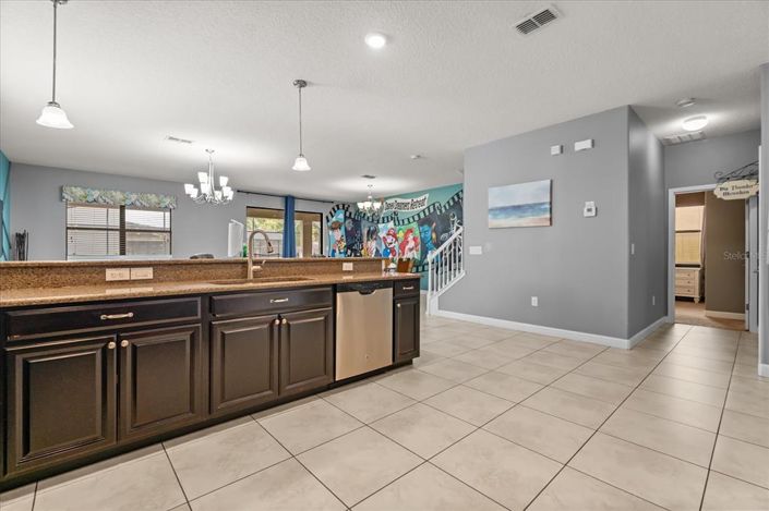 Image No.9-8 Bed Property for sale