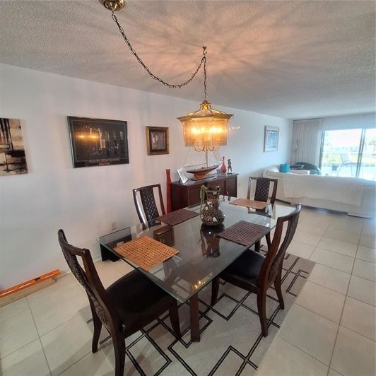 Image No.17-2 Bed Property for sale