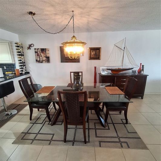 Image No.28-2 Bed Property for sale