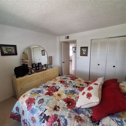 Image No.33-2 Bed Property for sale