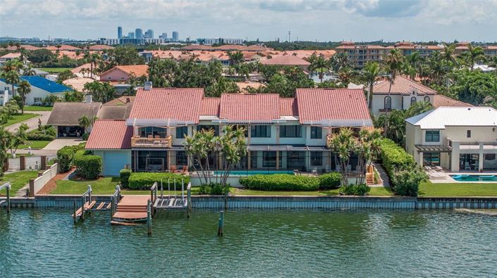 Image No.1-Propriété de 5 chambres à vendre à États-Unis