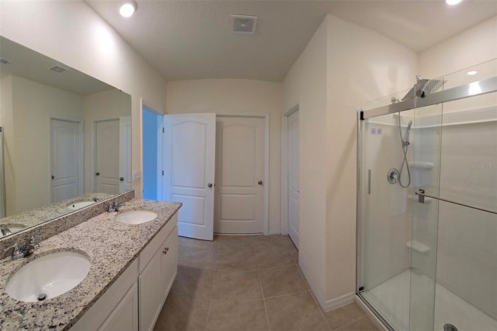 Image No.31-5 Bed Property for sale