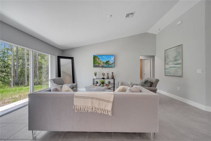 Image No.5-Propriété de 4 chambres à vendre à Kissimmee