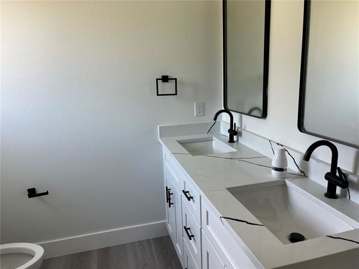 Image No.12-3 Bed Property for sale