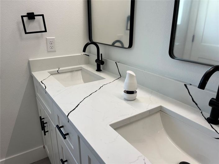 Image No.19-3 Bed Property for sale