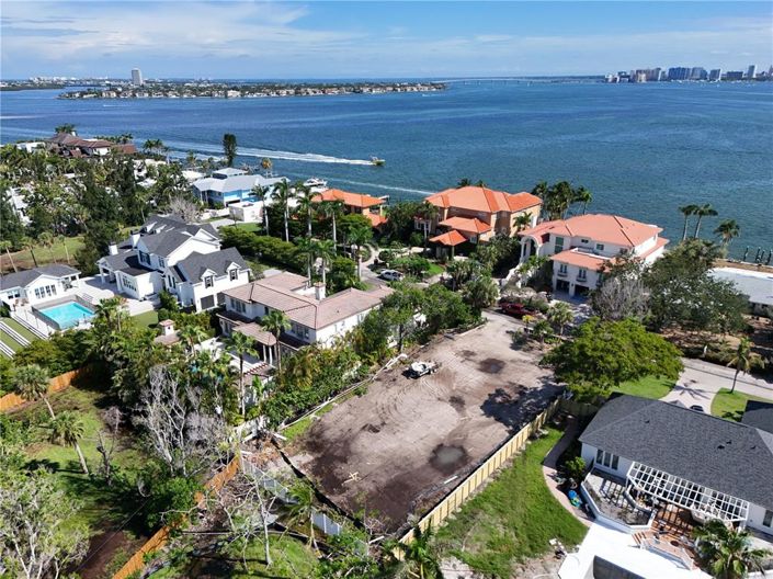 Image No.11-7 Bed Property for sale