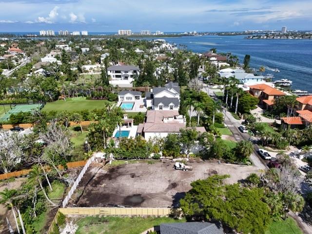 Image No.12-7 Bed Property for sale