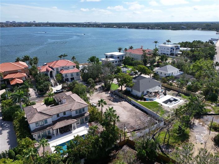 Image No.7-7 Bed Property for sale