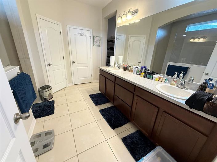 Image No.28-4 Bed Property for sale