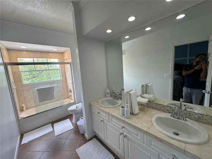 Image No.13-2 Bed Property for sale