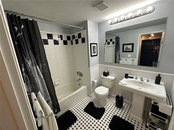 Image No.15-2 Bed Property for sale