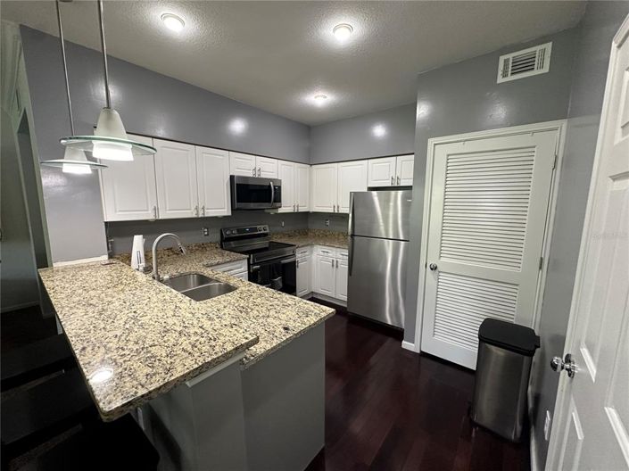 Image No.8-2 Bed Property for sale