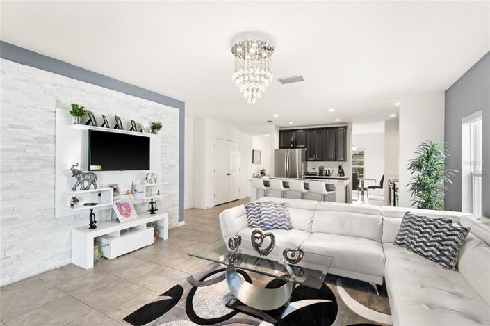 Image No.15-3 Bed Property for sale