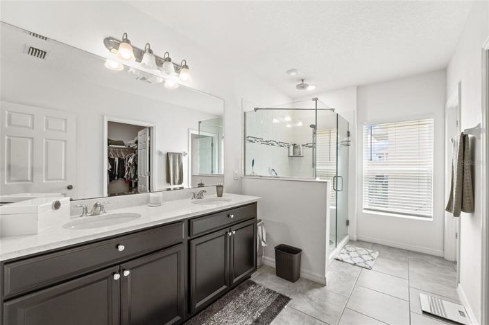 Image No.19-3 Bed Property for sale