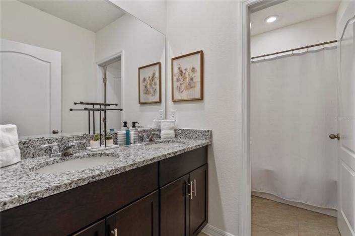 Image No.14-6 Bed Property for sale