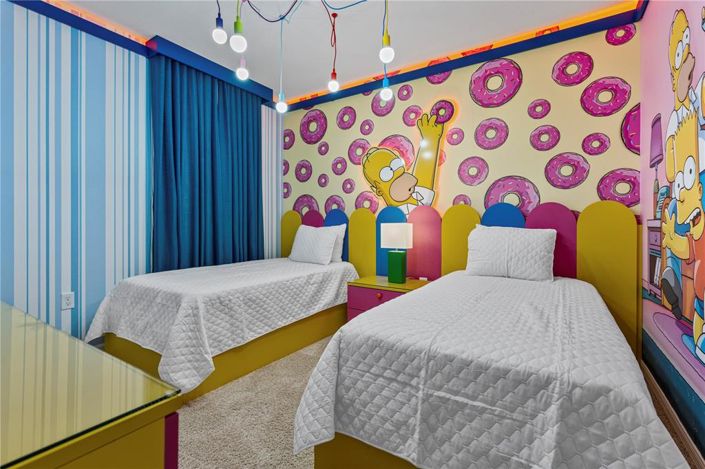 Image No.16-6 Bed Property for sale