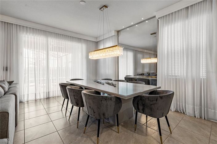 Image No.32-6 Bed Property for sale