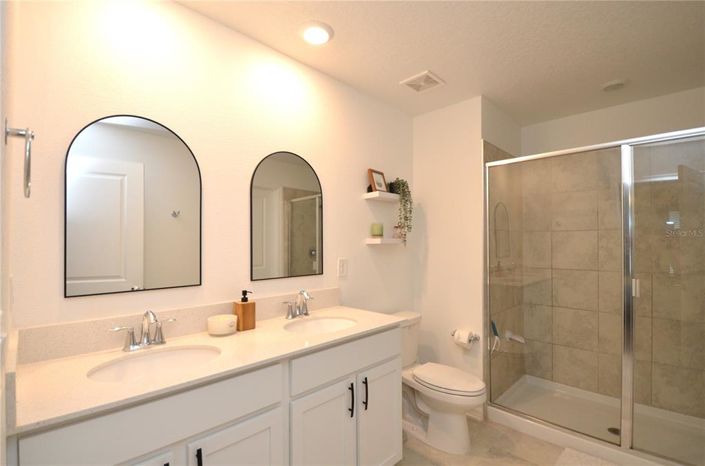 Image No.25-3 Bed Property for sale