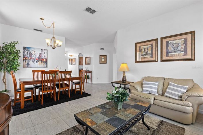 Image No.12-5 Bed Property for sale