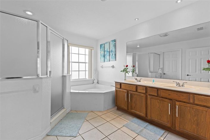 Image No.27-5 Bed Property for sale