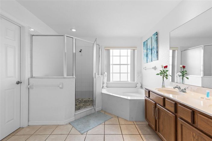 Image No.30-5 Bed Property for sale