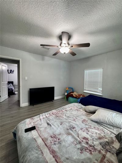 Image No.12-6 Bed Property for sale