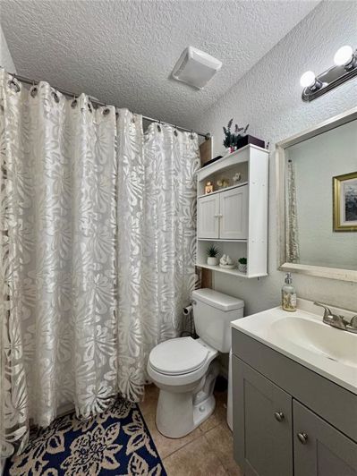 Image No.17-6 Bed Property for sale