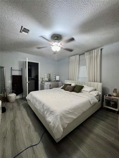 Image No.20-6 Bed Property for sale