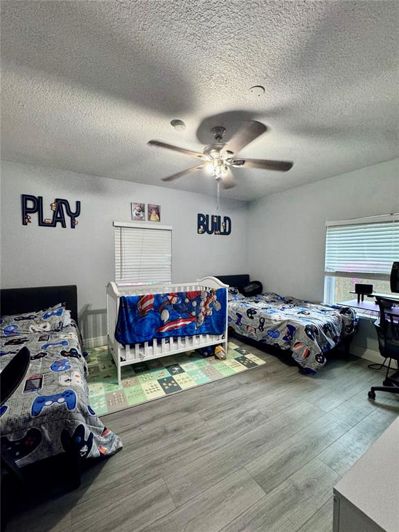 Image No.28-6 Bed Property for sale