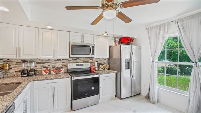 Image No.10-3 Bed Property for sale