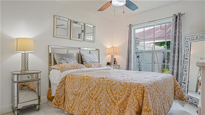 Image No.12-3 Bed Property for sale