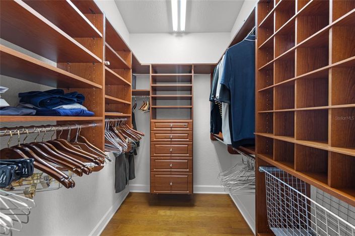 Image No.21-4 Bed Property for sale