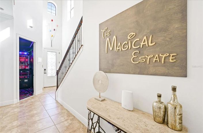 Image No.10-5 Bed Property for sale