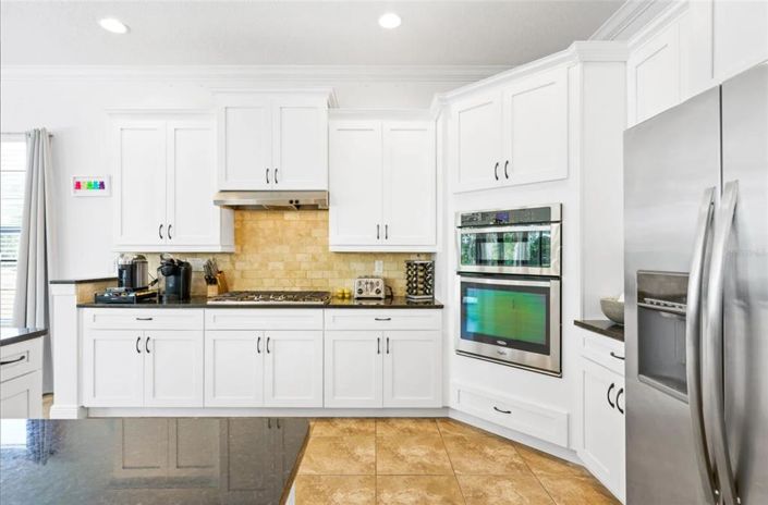 Image No.11-5 Bed Property for sale