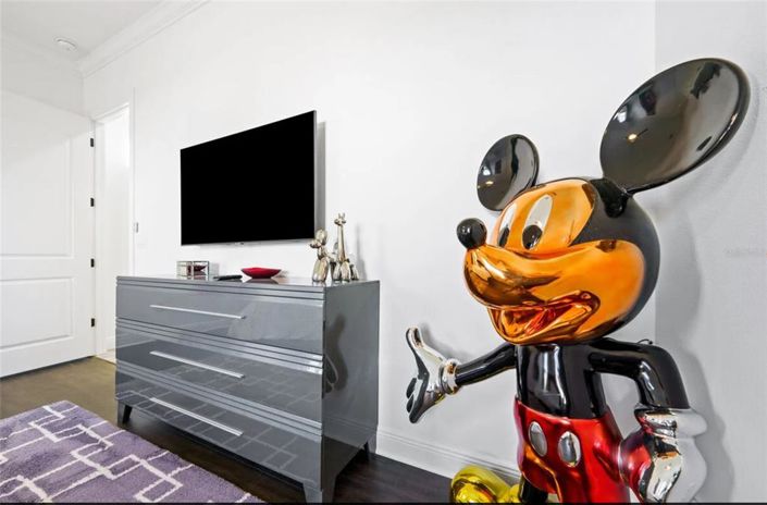 Image No.18-5 Bed Property for sale